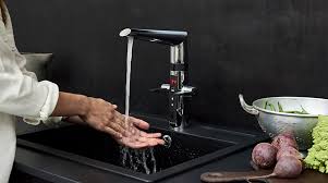 Read more about the article Smart Kitchen Taps with Water-Saving Features