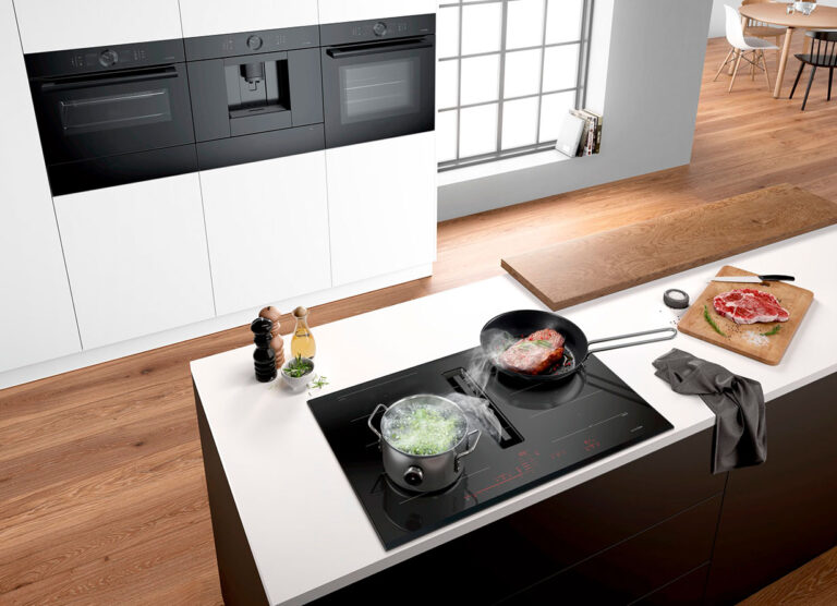 Read more about the article How to Choose a Smart Kitchen Appliance for Baking